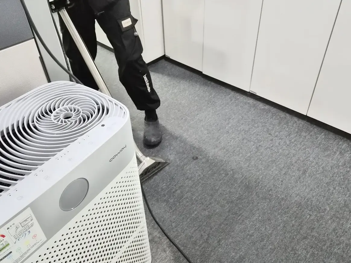 김제시 신곡동 사업장 로비·복도 카페트 바닥 위생청소 사례 - 행진크린