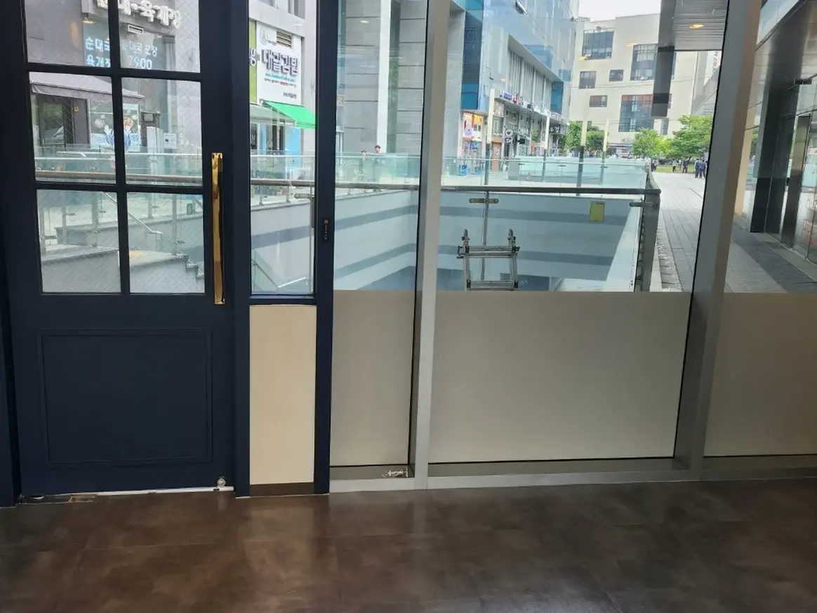 임실군 신평면 현장 출입문·프레임 바닥 위생청소 사례 - 행진크린